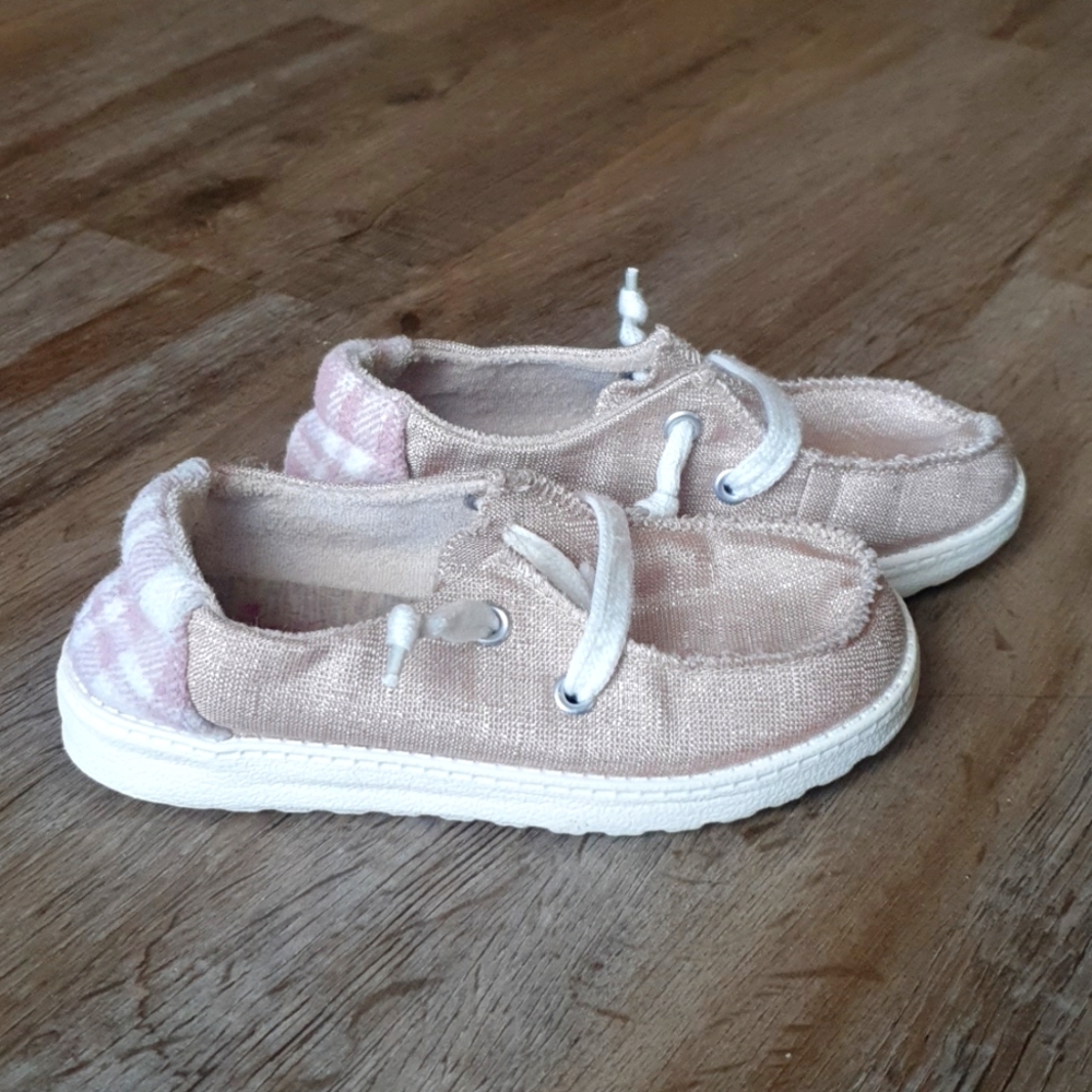 Girls adorable sparkly pink and plaid slip on shoes!